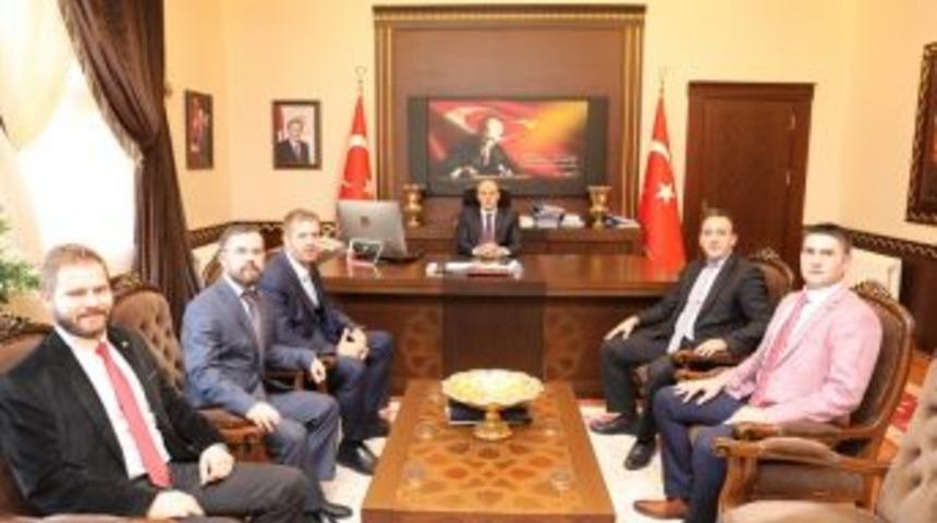 Vali &Ccedil;ift&ccedil;i Ankara Trakyalılar Vakfı&rsquo;nı Makamında Ağırladı