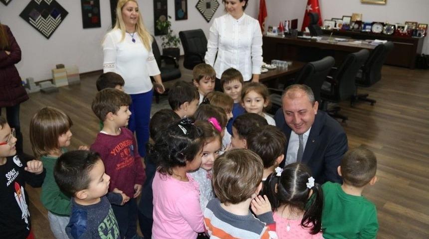 Biga Belediyesi Kreşlerinde Cumhuriyet Coşkusu