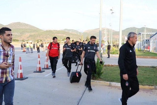 Beşiktaş Kafilesi Alanya’ya Geldi