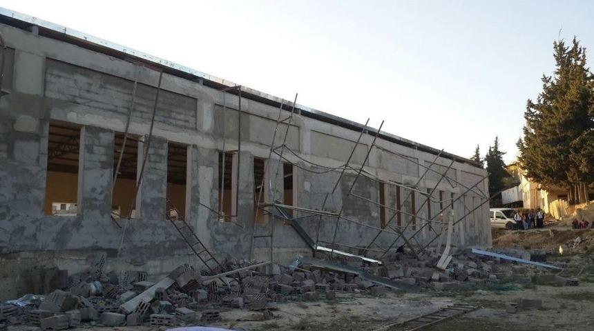 Hatay&rsquo;da Duvar &Ccedil;&ouml;kt&uuml;: 1 &Ouml;l&uuml;, 2 Yaralı