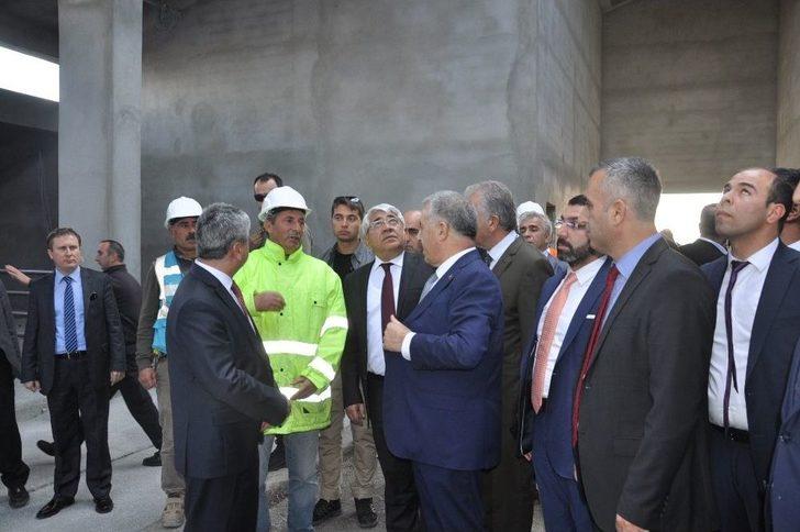 Bakan Arslan, Modern Besi Çiftliği Ve Kesimhanede İncelemede Bulundu G4