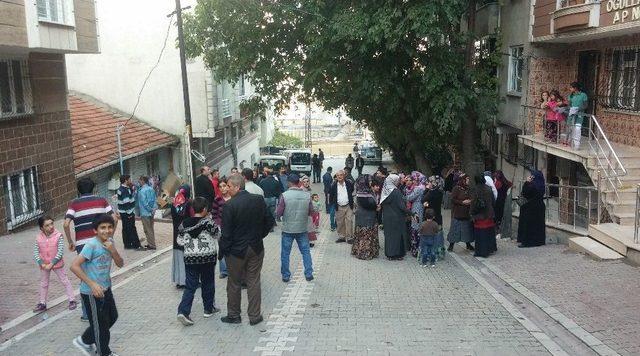 Esenyurt’ta Meydana Gelen Toprak Kaymasında 20 Bina Hasar Gördü