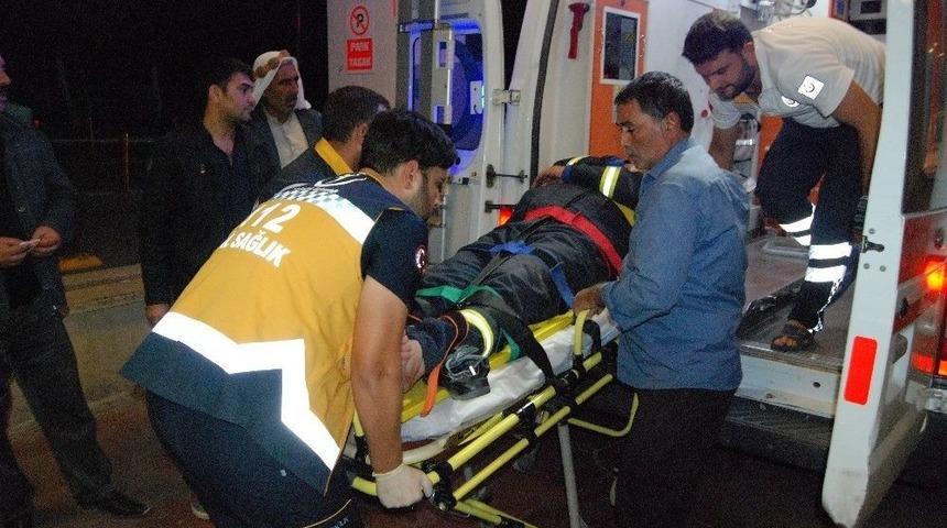 Otomobilin &Ccedil;arptığı İtfaiye Eri Yaralandı