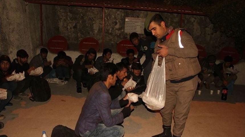 Jandarma&rsquo;dan Ka&ccedil;ak G&ouml;&ccedil;men Operasyonu