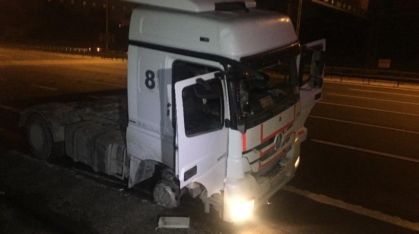 Otoyolda Ters Şeritten İlerleyen Tır, Trafikte Dehşet Sa&ccedil;tı