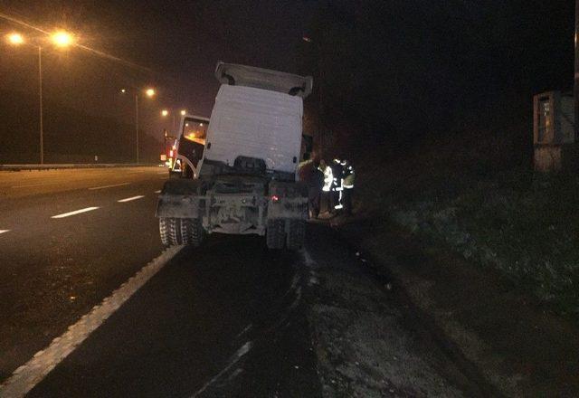 Otoyolda Ters Şeritten İlerleyen Tır, Trafikte Dehşet Saçtı