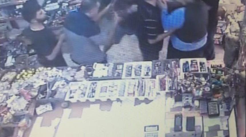 Uyuşturucu Parası İçin Engelli Genci Döverek Gasp Etti