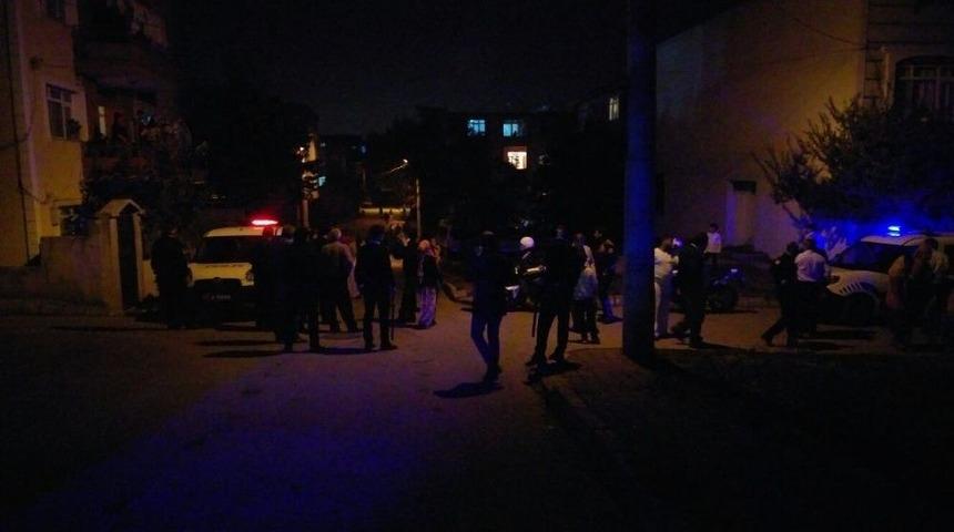 K&ouml;rfez&rsquo;de Polisler Birbirine Giren 5 Aileyi G&uuml;&ccedil;l&uuml;kle Ayırdı