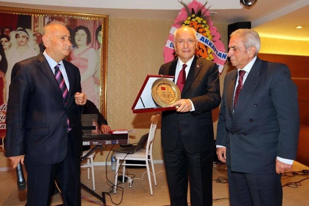 Yenimahalleliler &ldquo;cumhuriyet Yemeği&rdquo;nde Buluştu