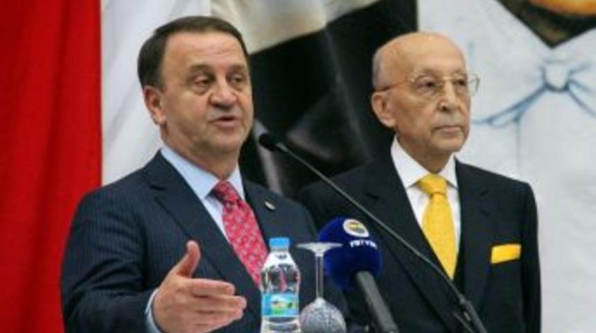 Silivri Belediye Başkanı &Ouml;zcan Işıklar&rsquo;a Plaket Verildi