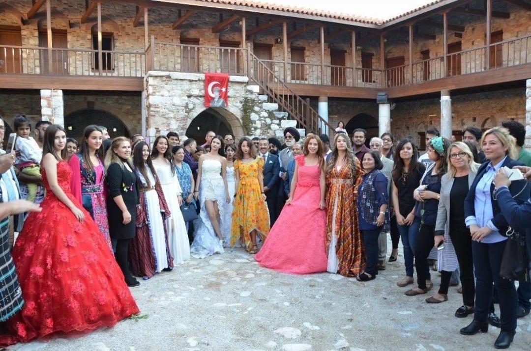 Hintli Konuklar Milas&rsquo;ta Tarihi Handa Ağırlandı