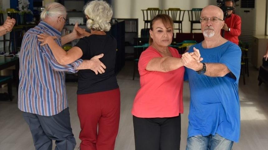 Muratpaşa&rsquo;nın Efsane Dans&ccedil;ıları Yetenek Sizsiniz&rsquo;e Katıldı