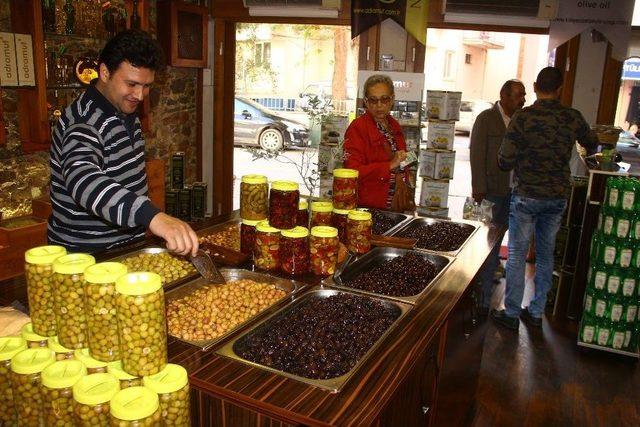 Yeşil Zeytin Tezgahlarda Yerini Aldı