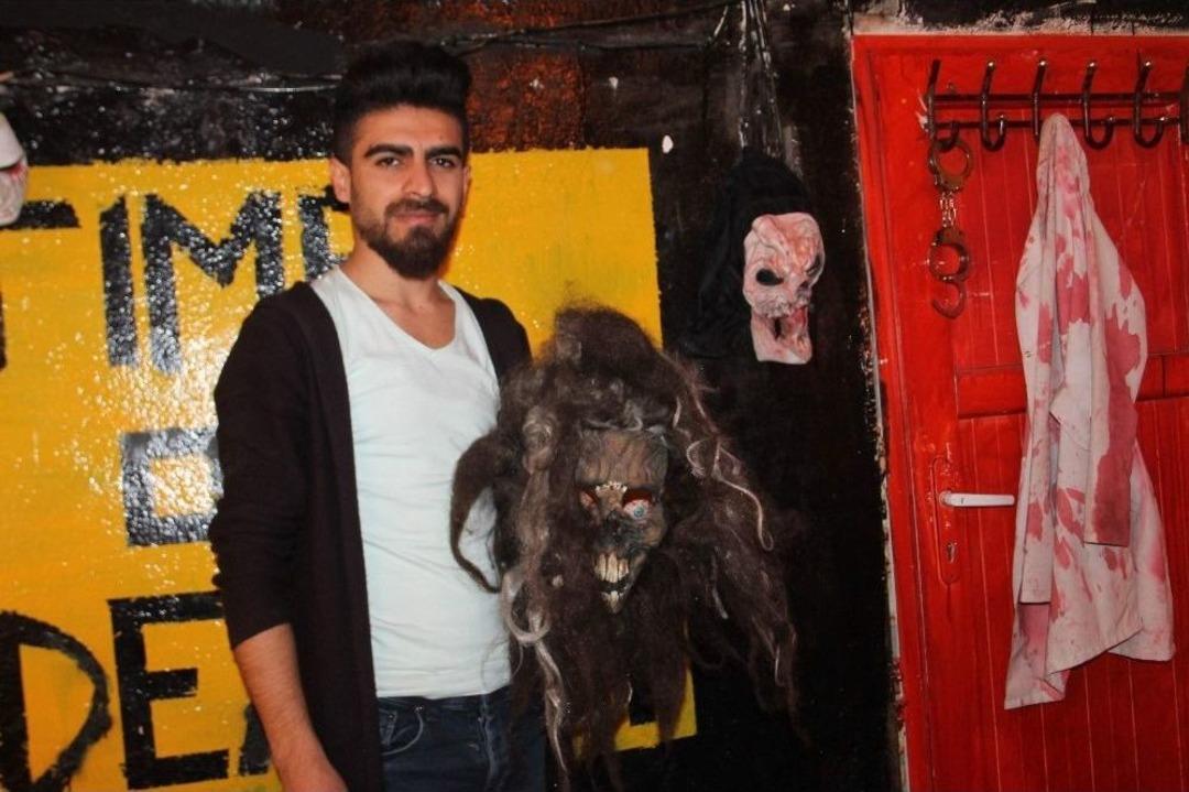 Korkusunu Yendi, Korku Evi A&ccedil;tı