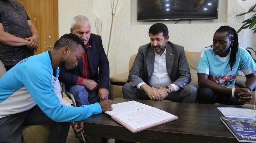 Eyy&uuml;biye Belediyesi Ampute Takımı İki Yabancı Futbolcu İle Anlaştı