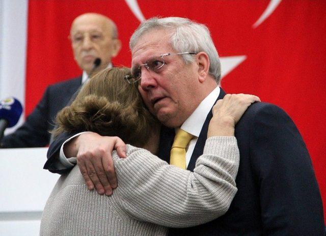 Aziz Yıldırım Gözyaşlarına Engel Olamadı