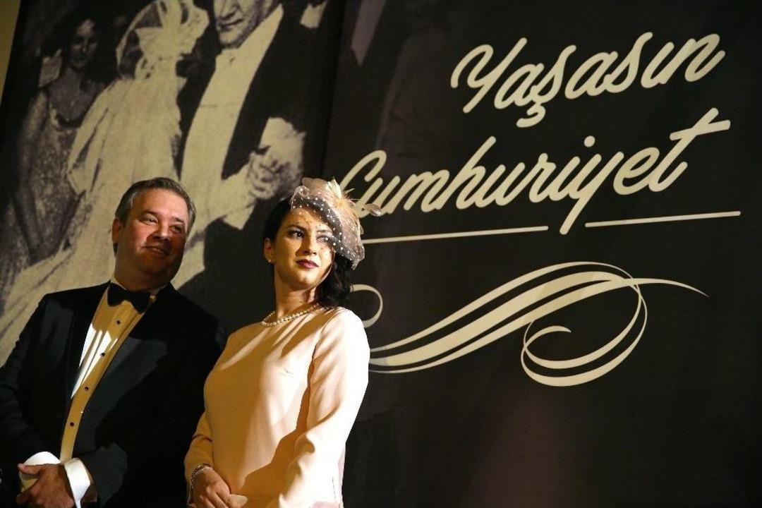 Buca&rsquo;da 94 Yıl &Ouml;nceden Bug&uuml;ne Taşan Coşku