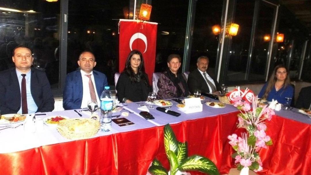 Osmanlı Kıyafetleri Defilesi İlgi G&ouml;rd&uuml;