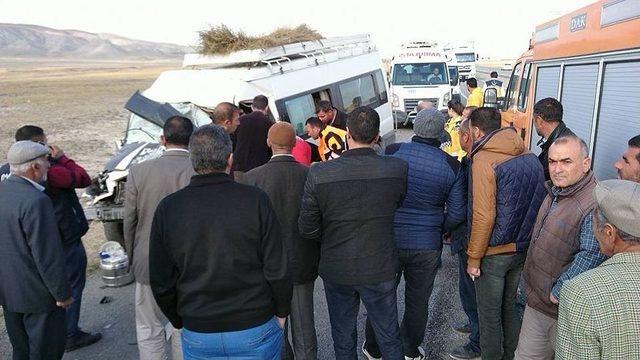 Doğubayazıt’ta Trafik Kazası: 1 Ölü, 8 Yaralı