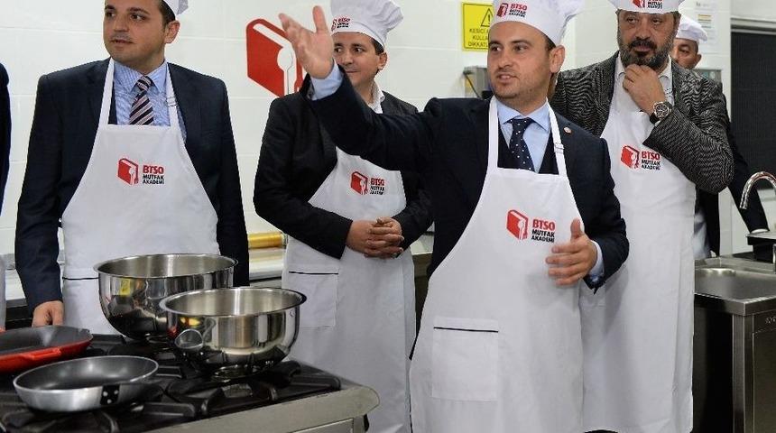 Yemek Sanayicilerinden Btso Mutfak Akademi Mezunlarına İstihdam Garantisi