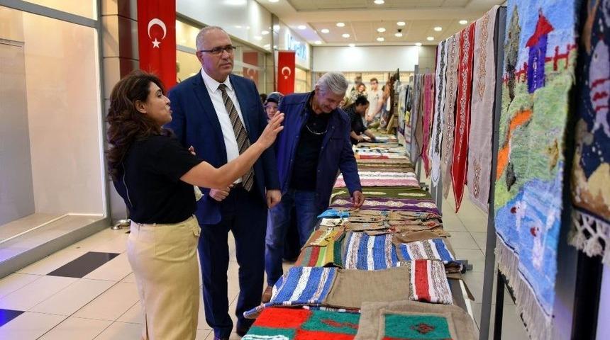 Salihli&rsquo;de &ldquo;&ccedil;ocuklar &Ccedil;izsin, Biz Dokuyalım&rdquo; Sergisi