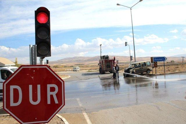 Sivas’ta Trafik Kazası 1’i Ağır 4 Yaralı.