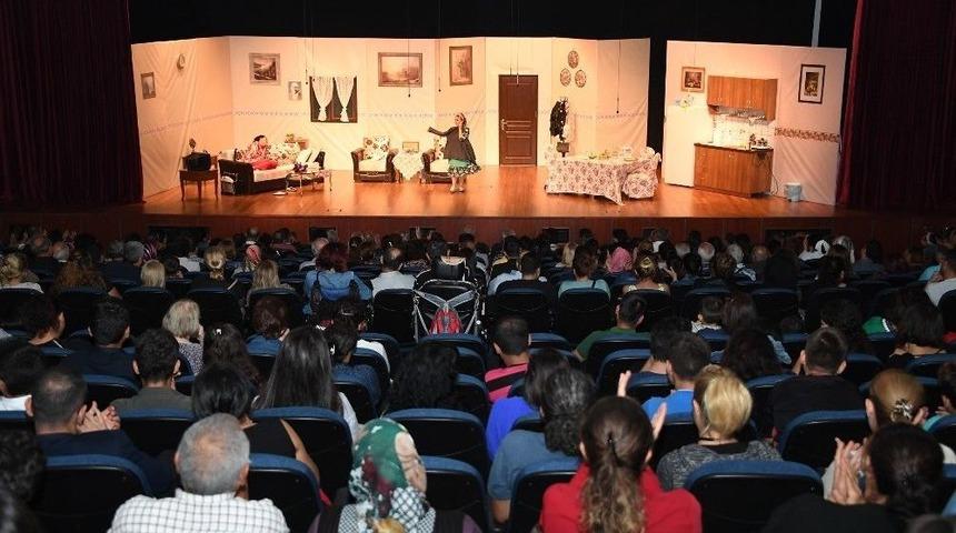 Mersin Şehir Tiyatroları Perdelerini A&ccedil;tı
