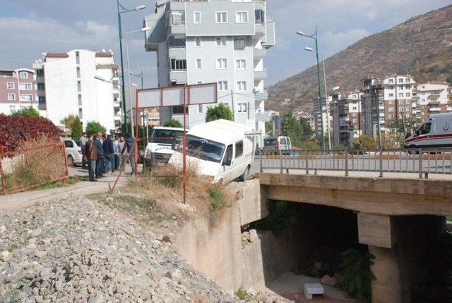 Trafik Kazası Sonrasında Tekme Tokat Kavga Çıktı