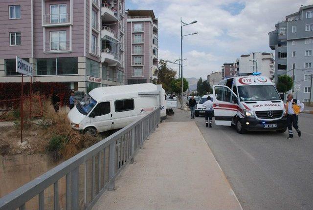 Trafik Kazası Sonrasında Tekme Tokat Kavga Çıktı