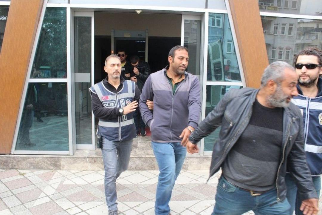 Mağdur Rol&uuml; Oynayan 5 Hırsız, &Ccedil;aldıkları 650 Bin Tl&rsquo;lik İ&ccedil; Fındığı Satarken Yakalandı