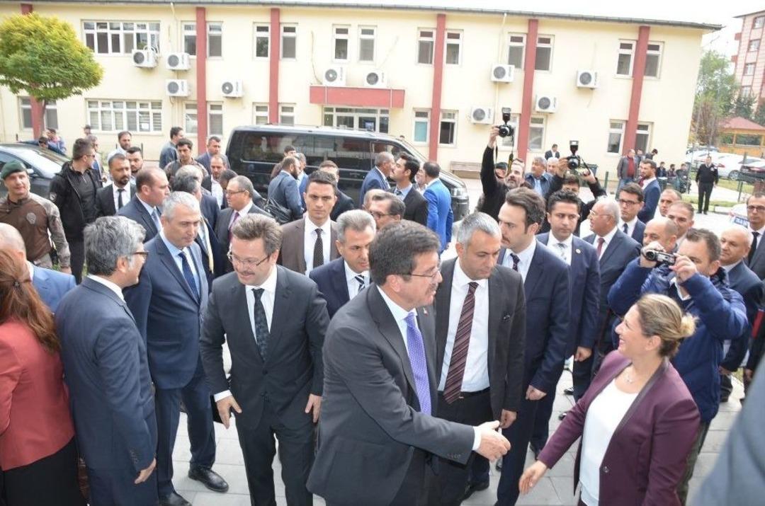 Bakan Zeybekci, Iğdır&rsquo;da, T&uuml;rkiye-azerbaycan İş Forumu&rsquo;na Katıldı