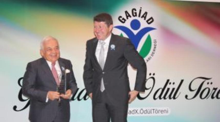 Gagiad&rsquo;ın &ldquo;eğitim&rdquo; &Ouml;d&uuml;l&uuml;n&uuml;n Sahibi İnal Aydınoğlu Oldu