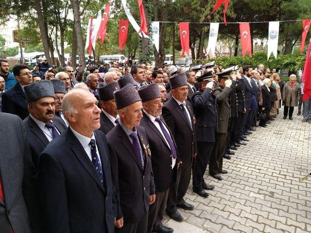 Lapseki’de Cumhuriyet Bayramı Törenle Kutlandı 1