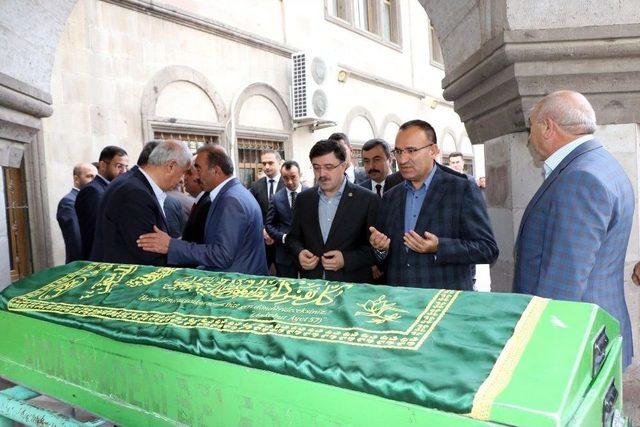 Başbakan Yardımcısı Bozdağ Yozgat’ta Cenaze Törenine Katıldı