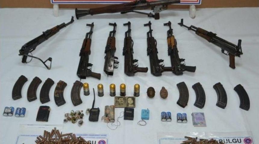 Tunceli&rsquo;de Pkk&rsquo;nın Silah Deposu Ele Ge&ccedil;irildi