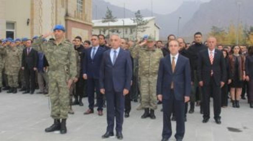 29 Ekim Cumhuriyet Bayramı &Ccedil;elenk Sunma T&ouml;reni