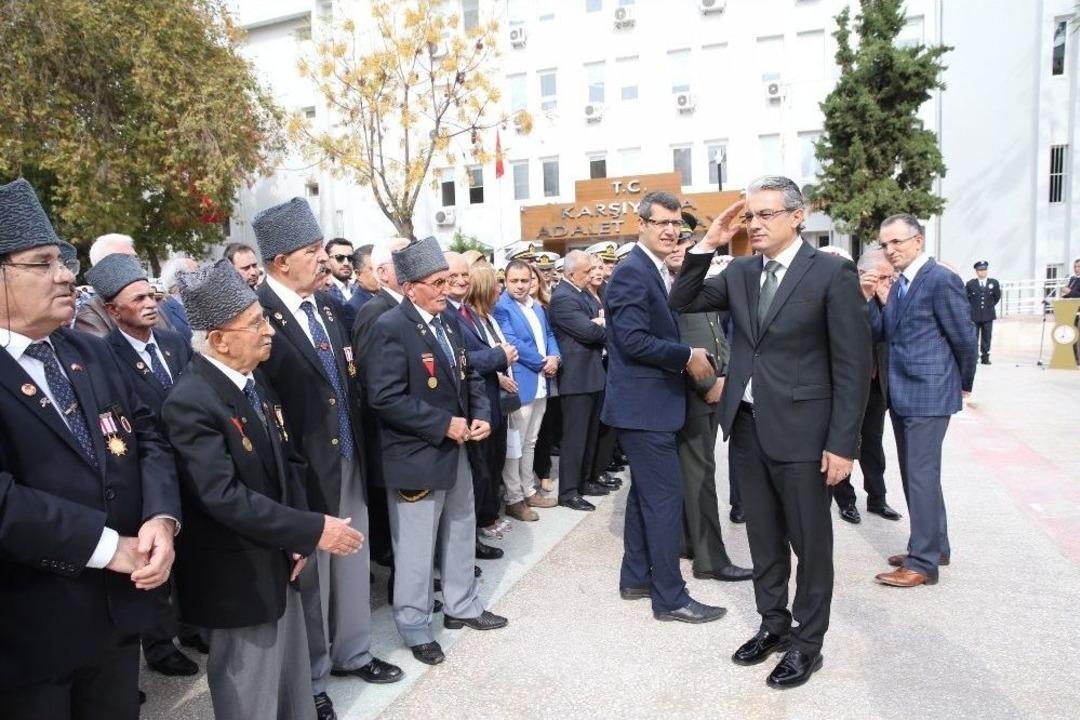 Cumhuriyet Coşkusu İzmir&rsquo;in İl&ccedil;elerini Sardı