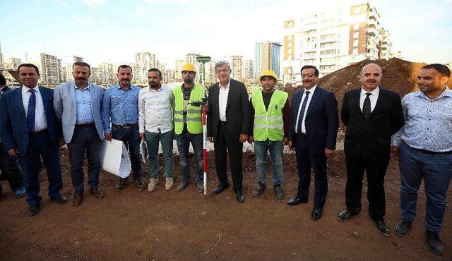 Başkan Karaosmanoğlu, Diyarbakır’daki Projeleri Yerinde Denetledi