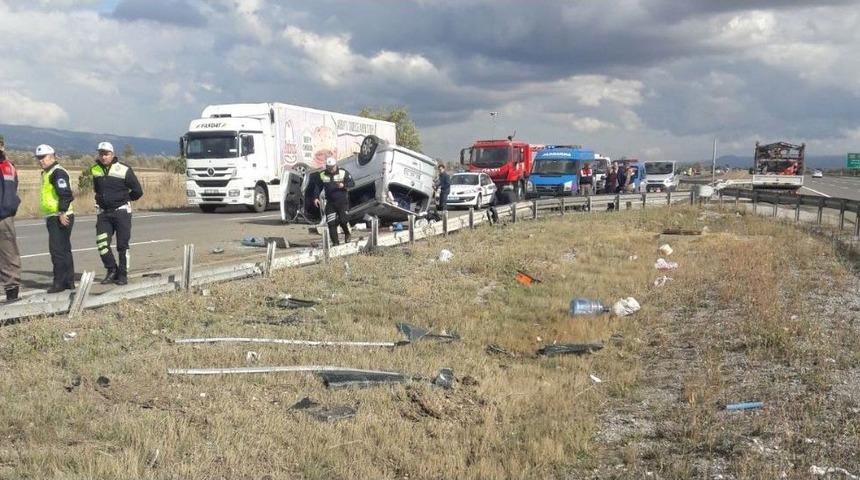 Bolu&rsquo;da Trafik Kazası: 1 &Ouml;l&uuml;, 4 Yaralı