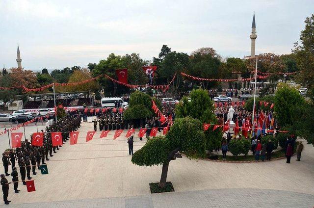 Cumhuriyet Bayramı Kutlamaları Çelenk Sunma Töreni İle Başladı