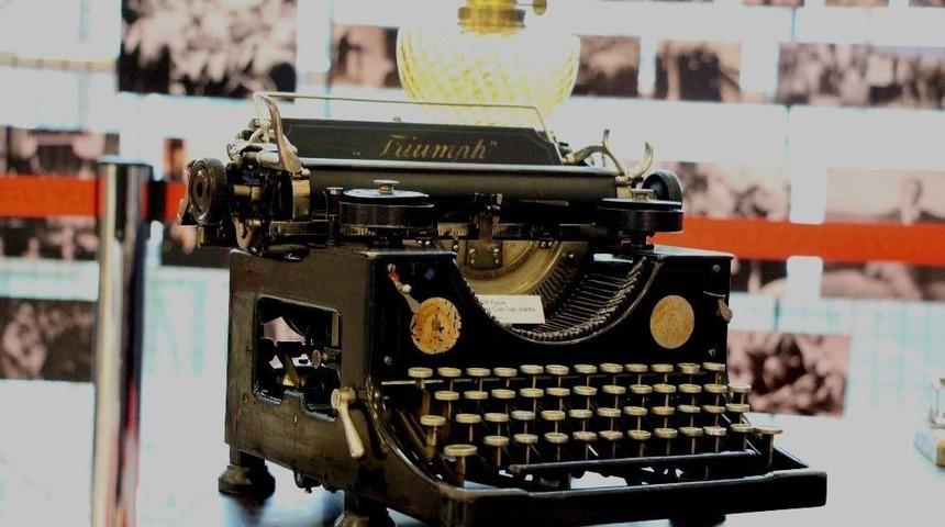 Cumhuriyet&rsquo;in İlk İzleri Bu Sergide