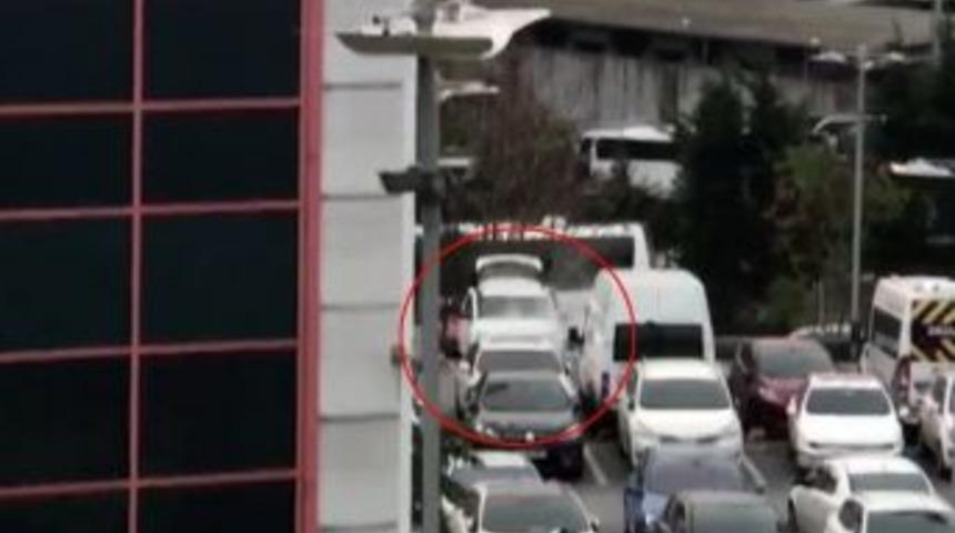 Bayrampaşa&rsquo;daki Ş&uuml;pheli Ara&ccedil; Kontroll&uuml; Şekilde Patlatıldı