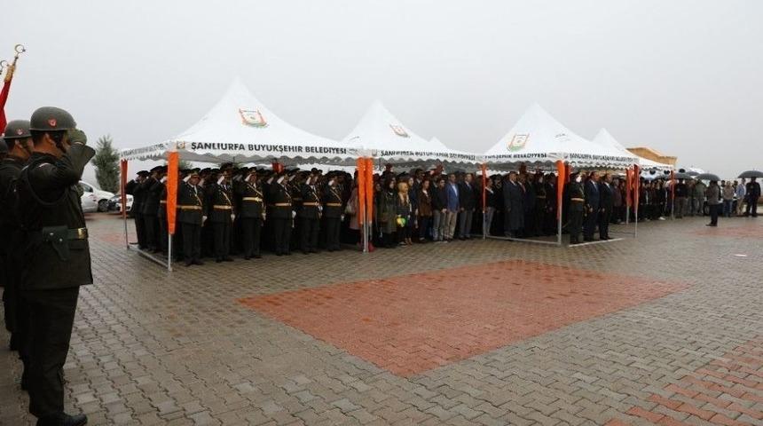 Şanlıurfa&rsquo;da Şehitler Anıtına &Ccedil;elenk Konuldu
