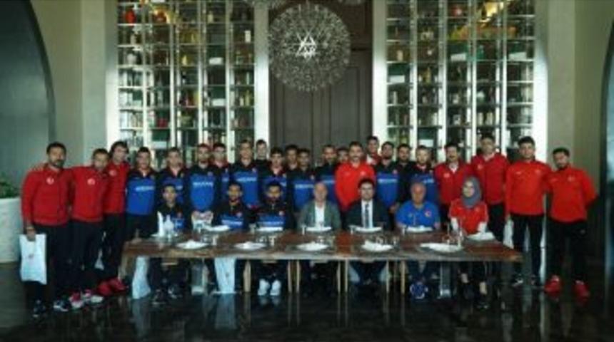 Tff&rsquo;den Olimpiyat Şampiyonu Millilere Moral Yemeği