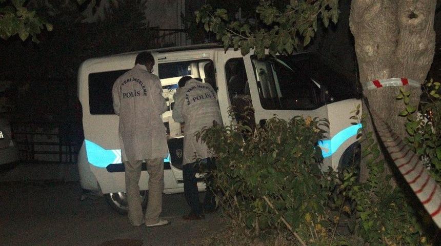 Denizli&rsquo;de Şizofren Dehşeti: 2 &Ouml;l&uuml;, 1 Yaralı