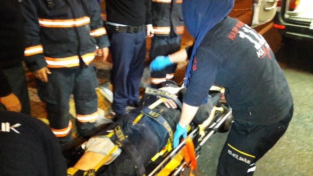 Beşiktaş&rsquo;ta İki Otomobil &Ccedil;arpıştığı Kazada 5 Kişi Yaralandı