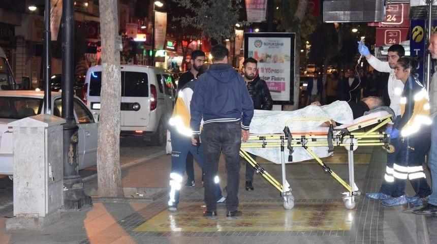 Malatya&rsquo;da Bı&ccedil;aklı Kavga: 2 Yaralı