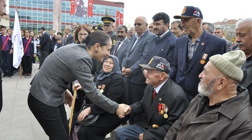 G&ouml;lbaşı&rsquo;nda 29 Ekim Kutlamaları Ger&ccedil;ekleştirildi