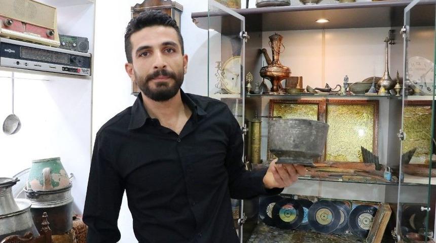 Topladığı Antikalardan Kişisel M&uuml;ze Oluşturdu