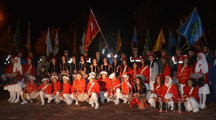 Altınyayla’da Fener Alayı Düzenlendi